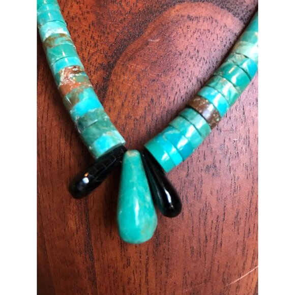 Vtg Necklace Graduated Turquoise & Shell With 2 Black Onyx And 1 Large Turquoise - Picture 10 of 10